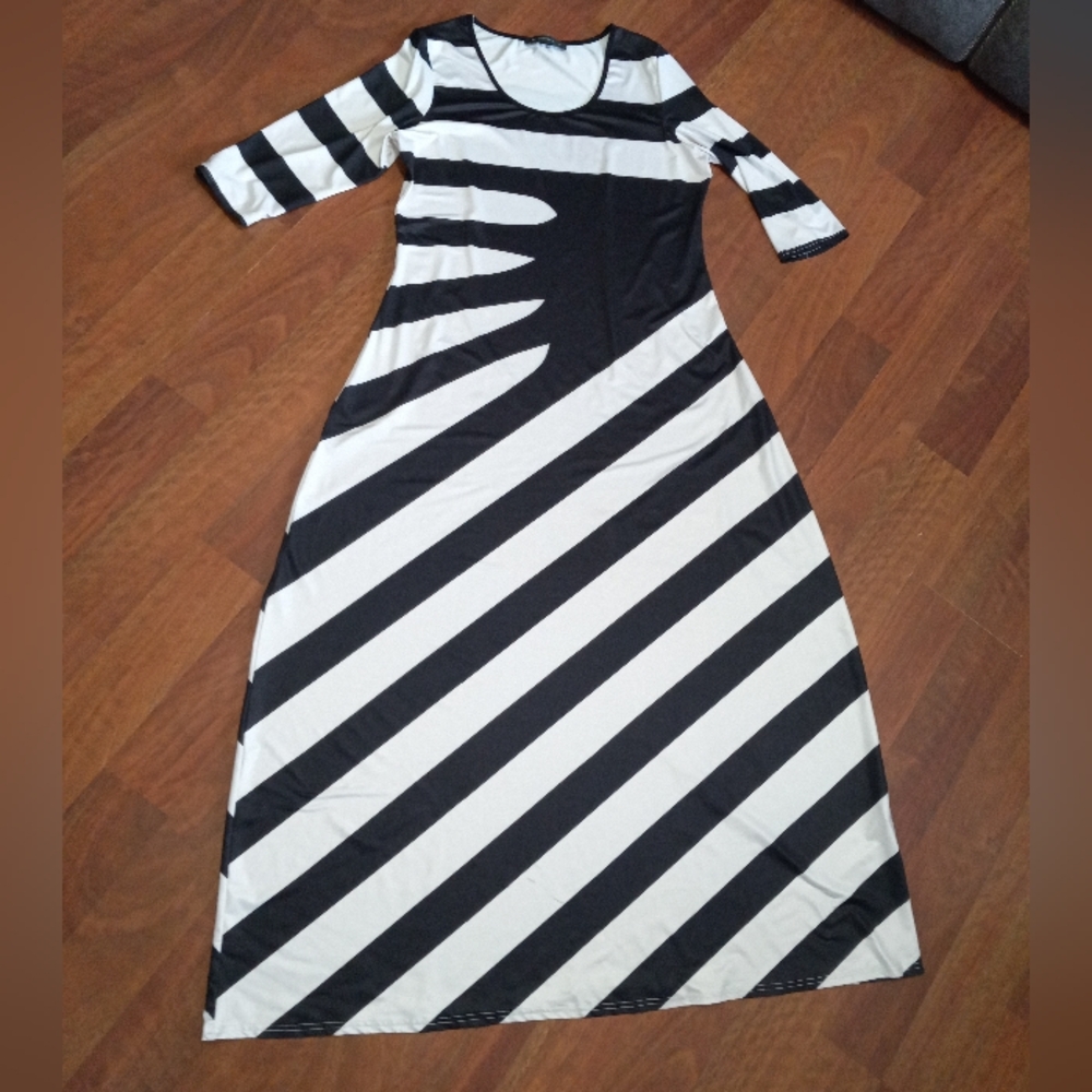 Micomico Black & White Dress